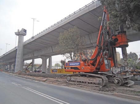 AUTOSTRADA URBANA IN MEXICO CITY, MEXICO.